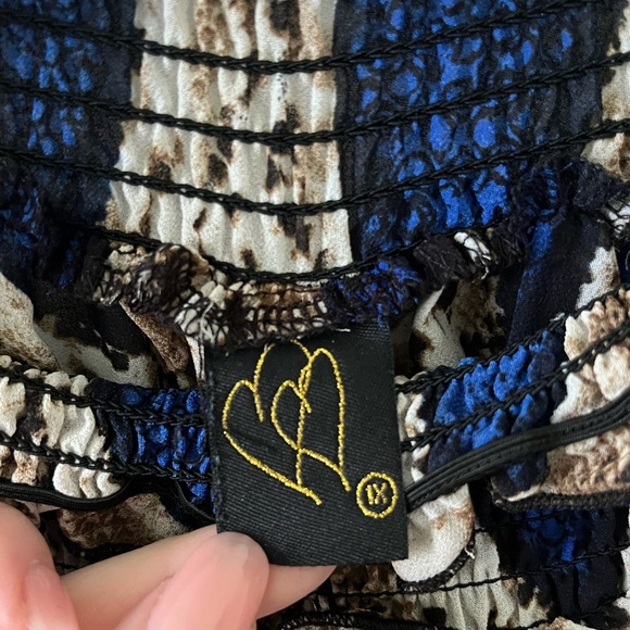 Patterned Ruffled Blouse - Plus Size - Picture 5 of 5